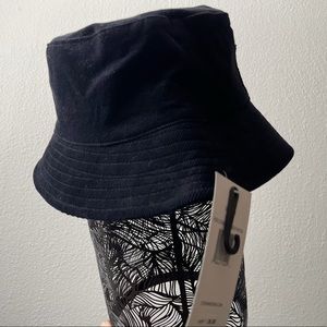 Bucket hat w/ pocket!!!